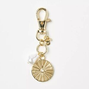 🆕 LOFT Goldtone Bag Charm with Pearl Accent. NWT